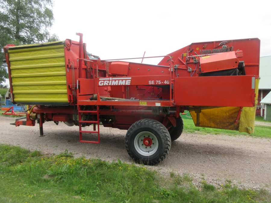 5998 Grimme SE75-40 potato harvester
