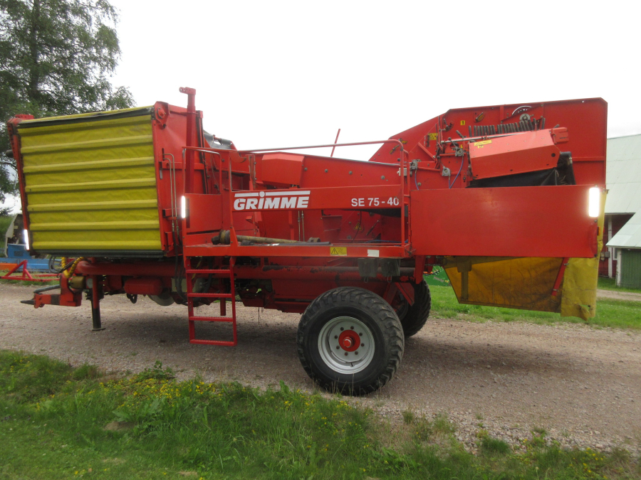 5998 Grimme SE75-40 potato harvester