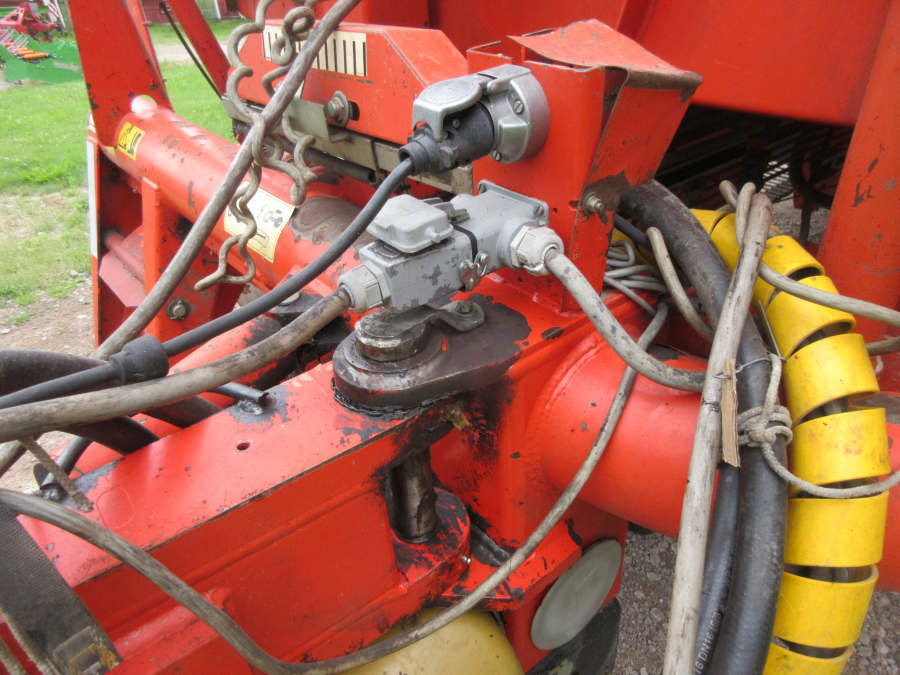 5998 Grimme SE75-40 potato harvester