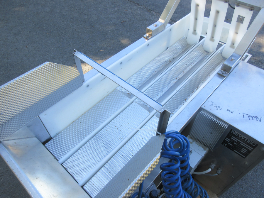 6045 Newtec 1100 R weigher for processed products