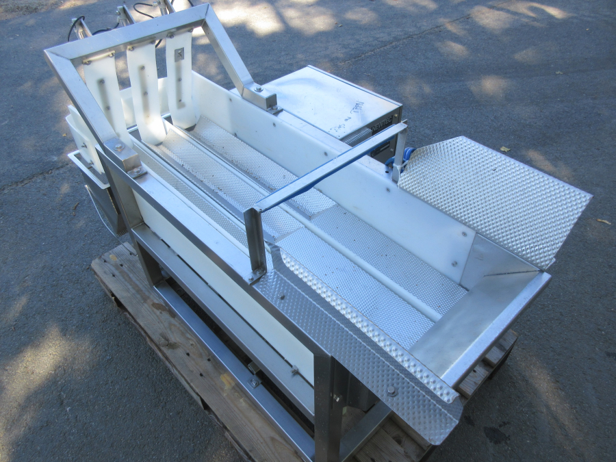 6045 Newtec 1100 R weigher for processed products