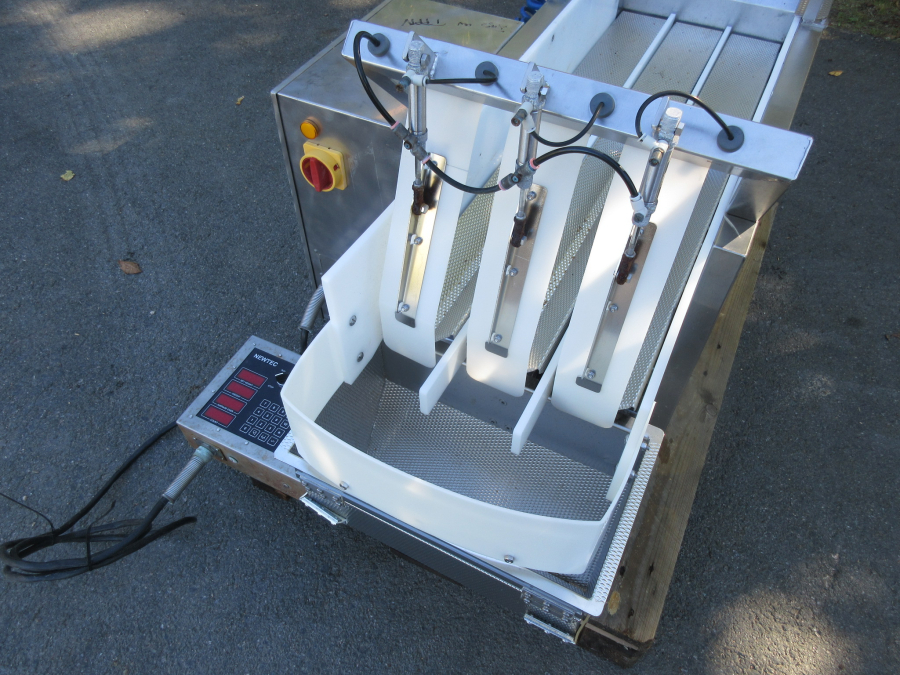 6045 Newtec 1100 R weigher for processed products