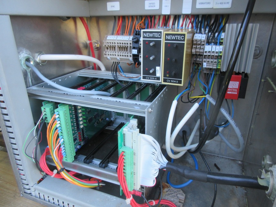 6045 Newtec 1100 R weigher for processed products
