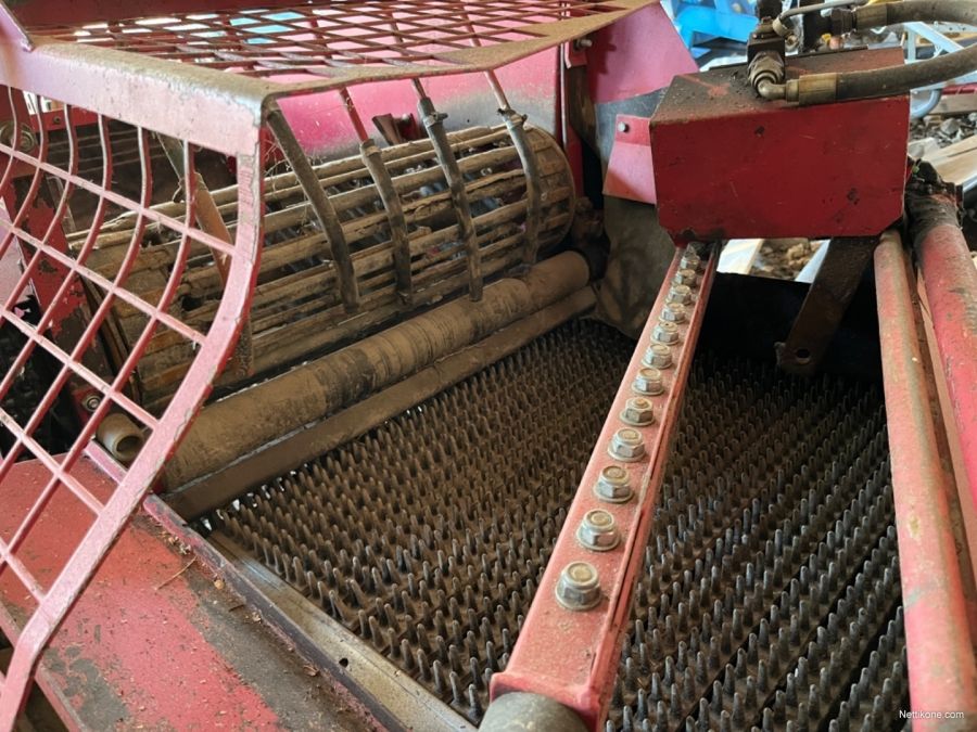 6047 Juko midi potato harvester