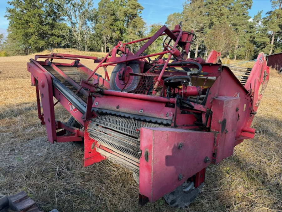 6047 Juko midi potato harvester