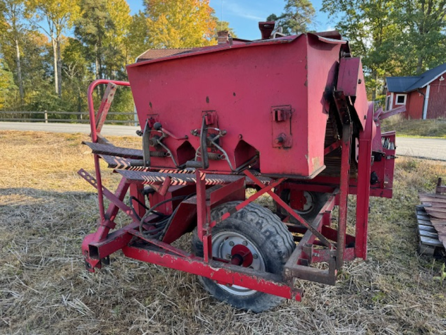 6047 Juko midi potato harvester