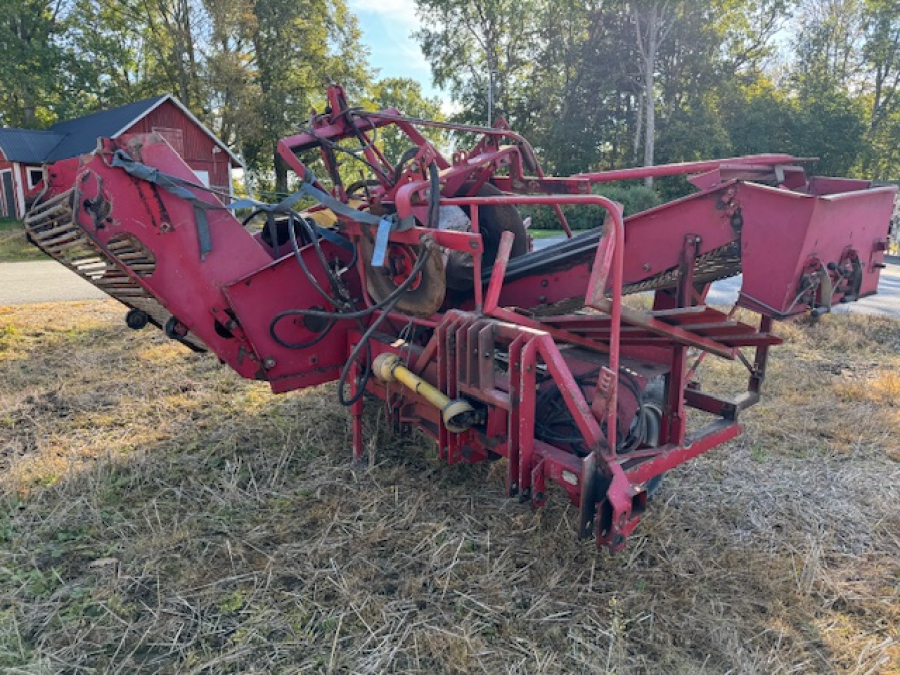 6047 Juko midi potato harvester