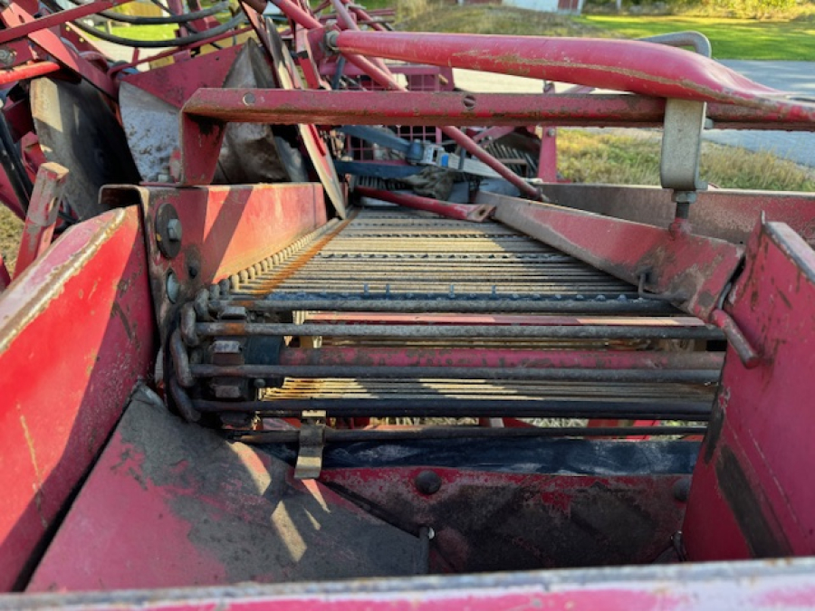 6047 Juko midi potato harvester