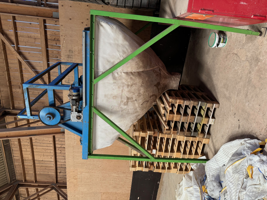 6060 EMVE box turner electric with Trevira sack