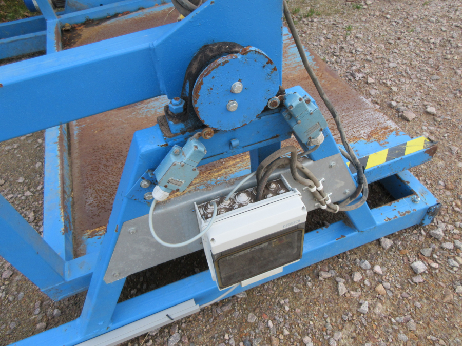 6060 EMVE box turner electric with Trevira sack
