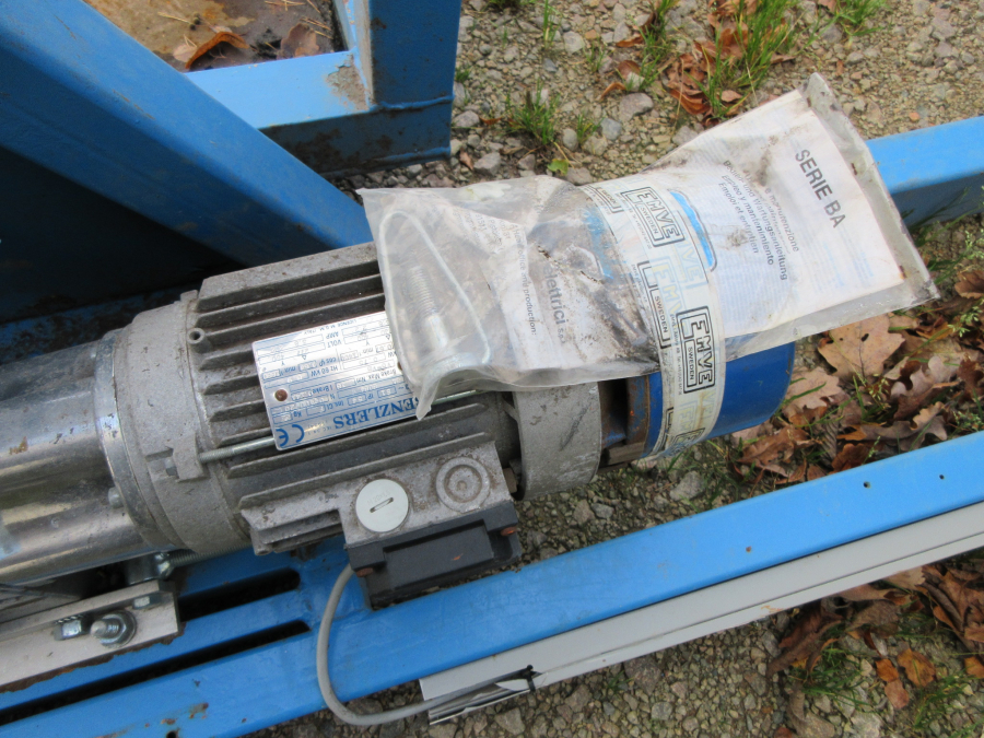 6060 EMVE box turner electric with Trevira sack