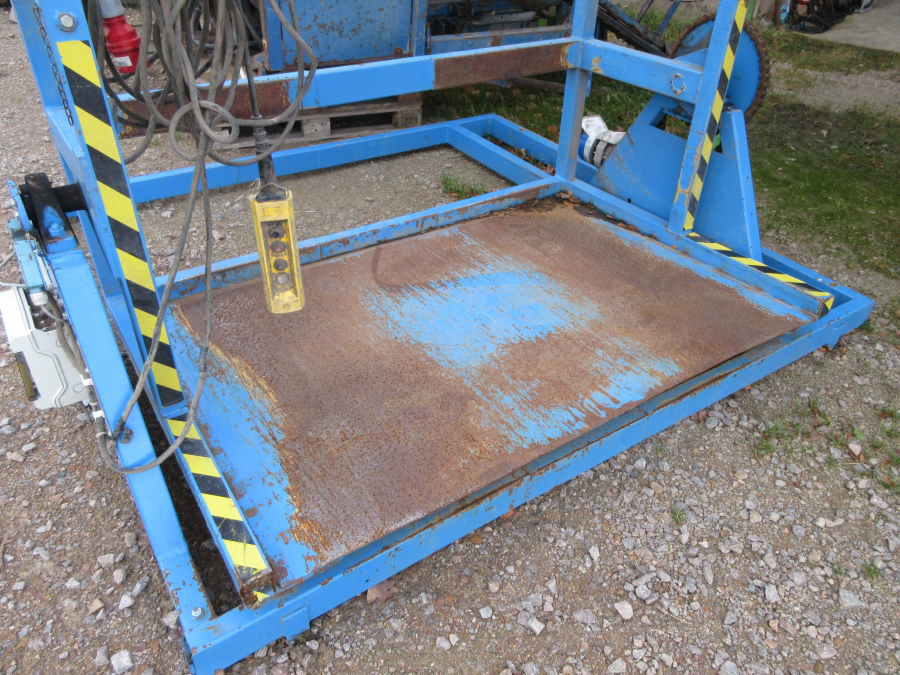 6060 EMVE box turner electric with Trevira sack