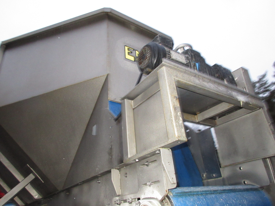 6067 EMVE feeding bunker stainless steel