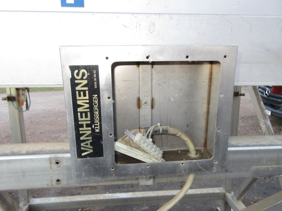 6072 Newtec 2012XBG weigher for carrot and potato