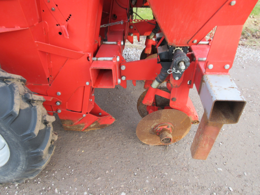 6081 Kverneland Underhaug 3000 potato planter