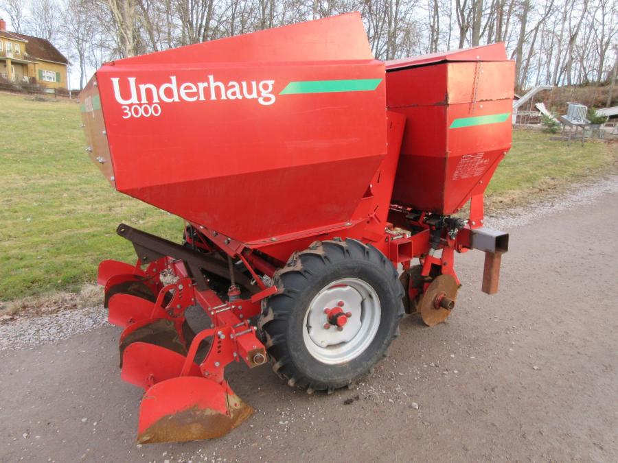 6081 Kverneland Underhaug 3000 potato planter