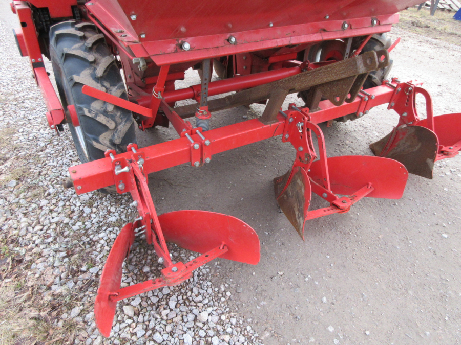 6081 Kverneland Underhaug 3000 potato planter