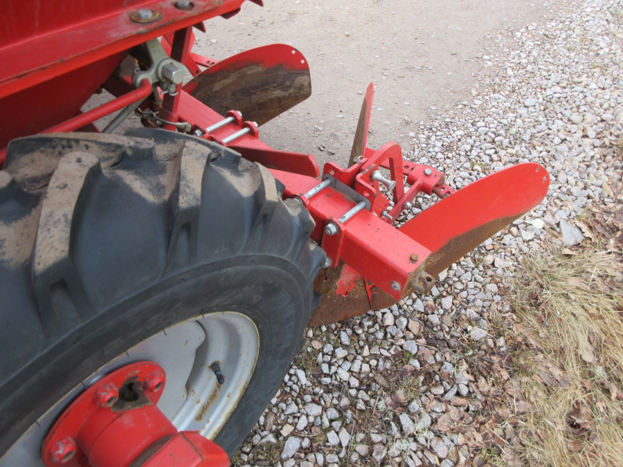 6081 Kverneland Underhaug 3000 potato planter