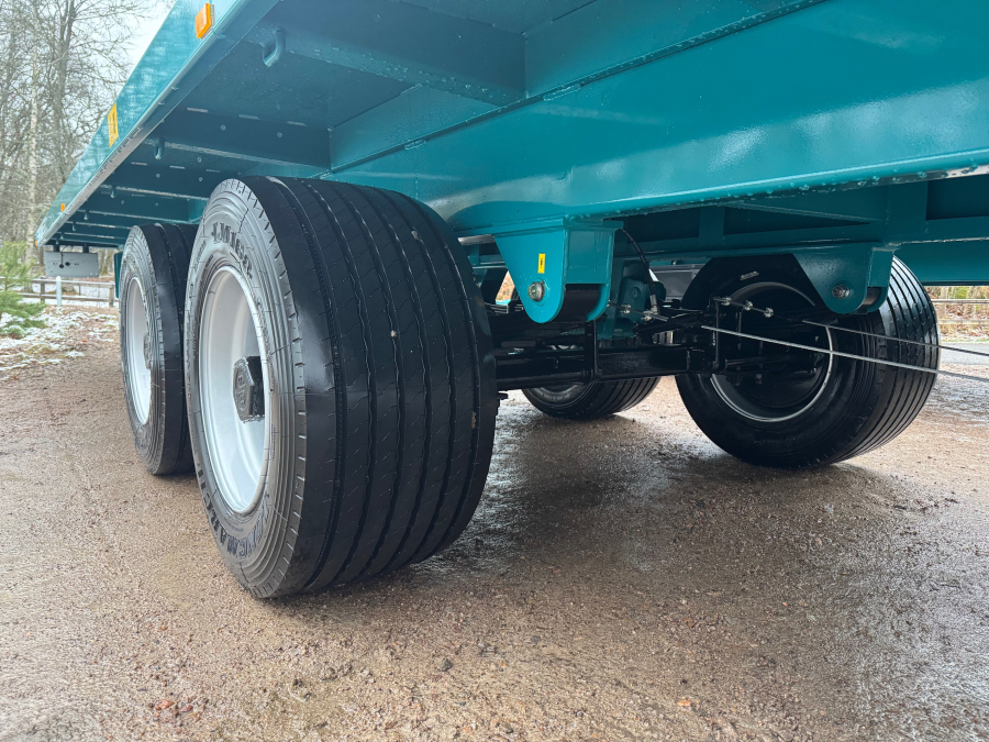 6102 Rolland flatbed trailer 12 m. Box trailer 