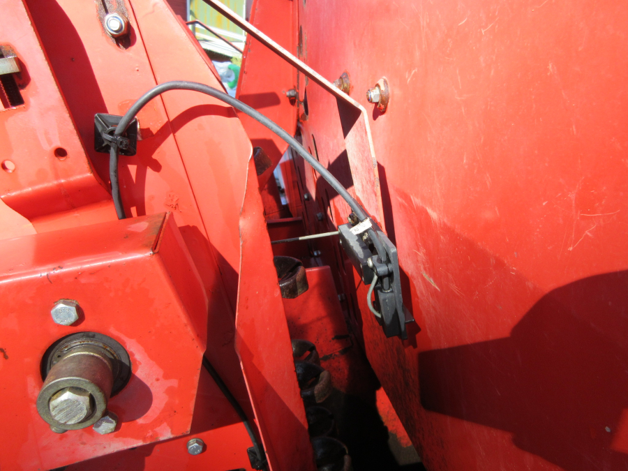 6143 Kverneland Underhaug 3000 potato planter