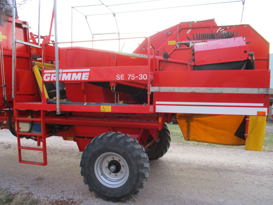 6148 Grimme SE75-30 potato harvester
