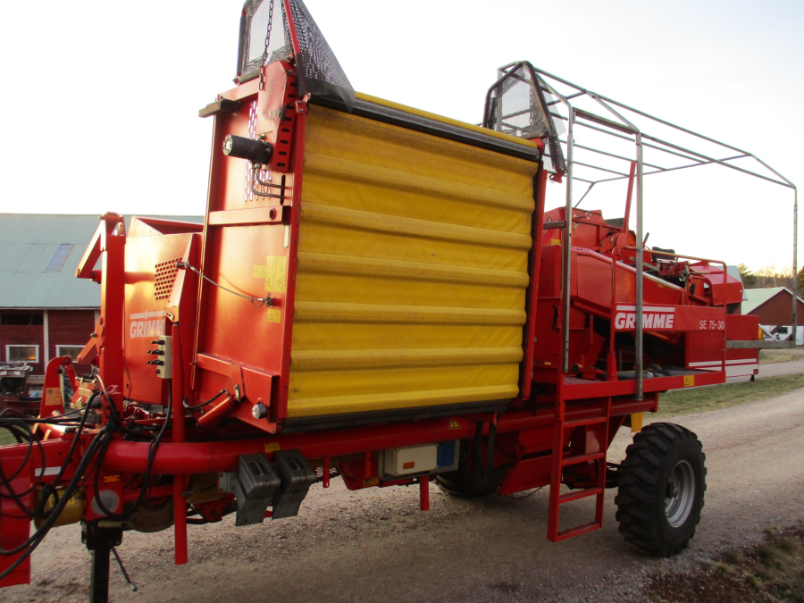 6148 Grimme SE75-30 potato harvester