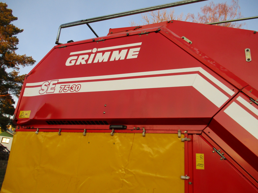 6148 Grimme SE75-30 potato harvester