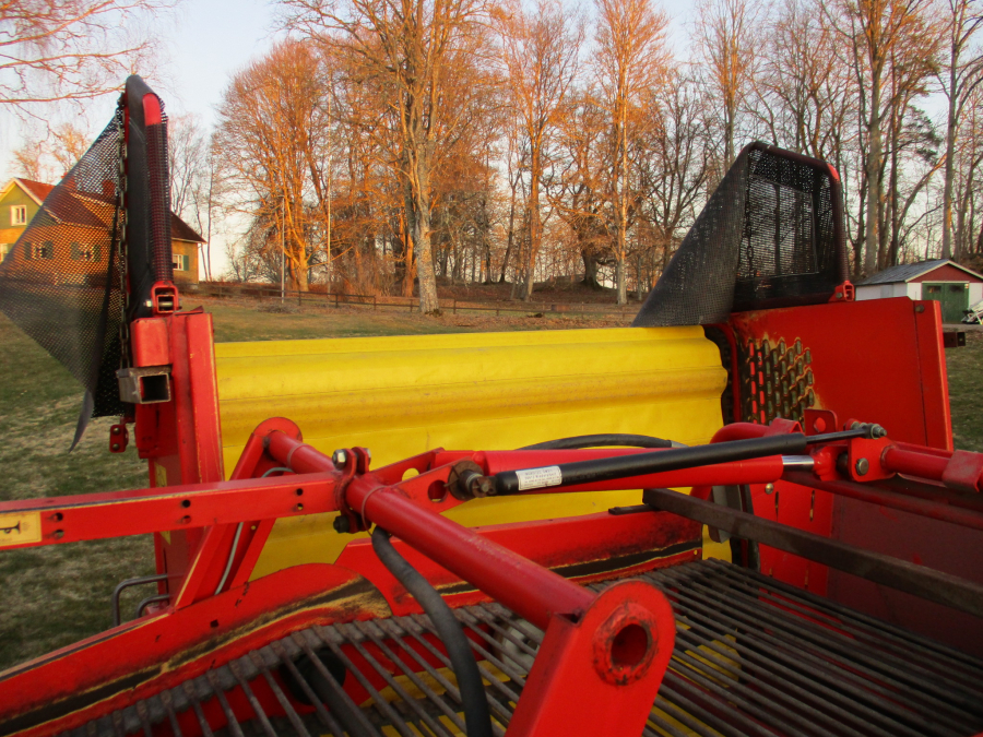 6148 Grimme SE75-30 potato harvester
