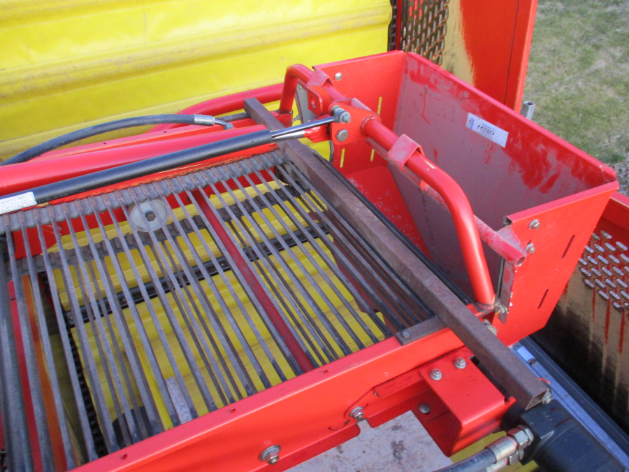6148 Grimme SE75-30 potato harvester