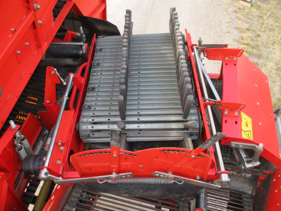 6148 Grimme SE75-30 potato harvester