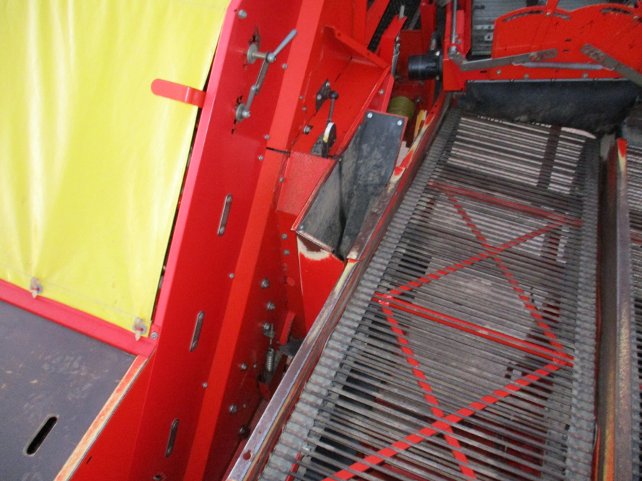 6148 Grimme SE75-30 potato harvester
