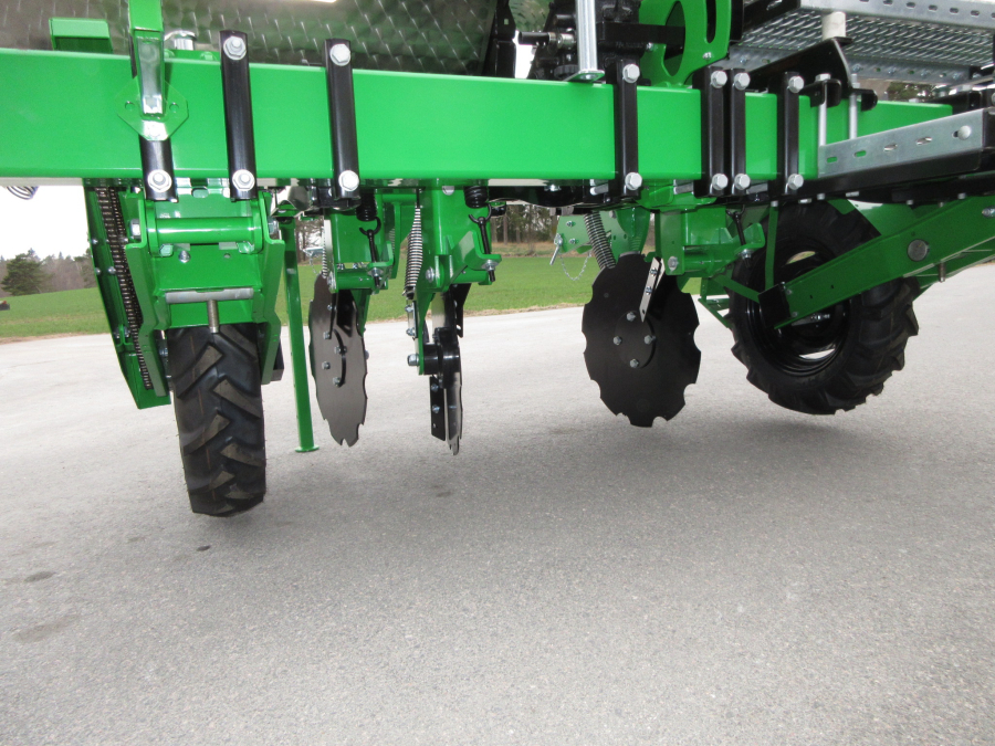 6151 Sfoggia Thema front fertilizer unit NEW