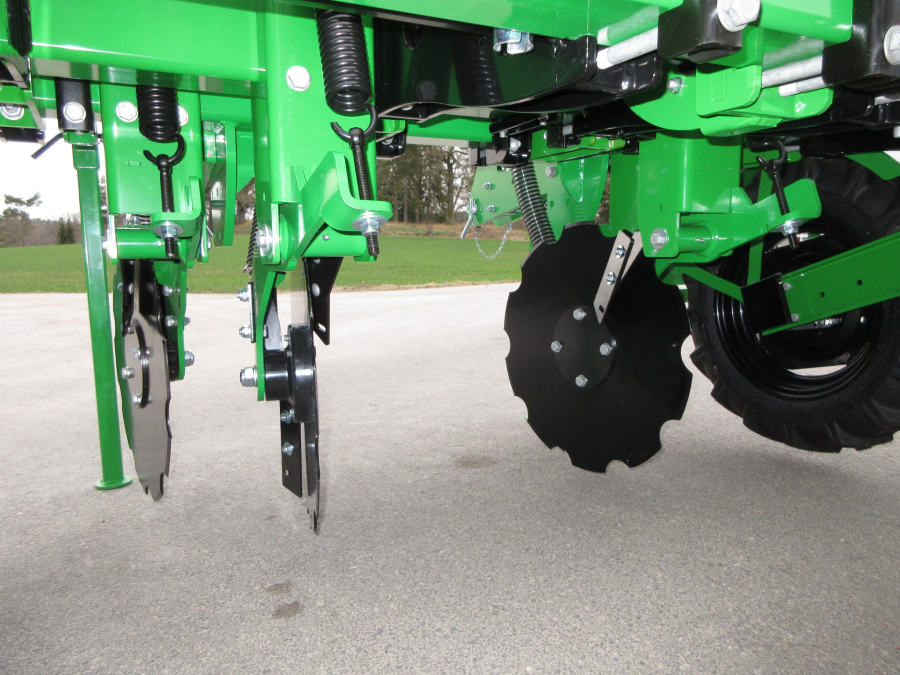 6151 Sfoggia Thema front fertilizer unit NEW