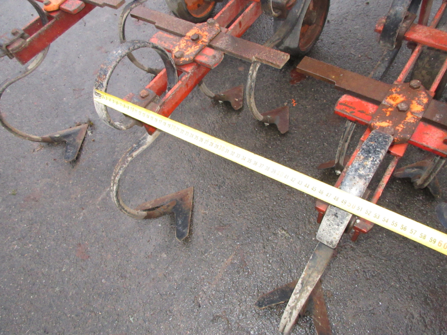 6218 Ugerlose row crop cleaner hoe