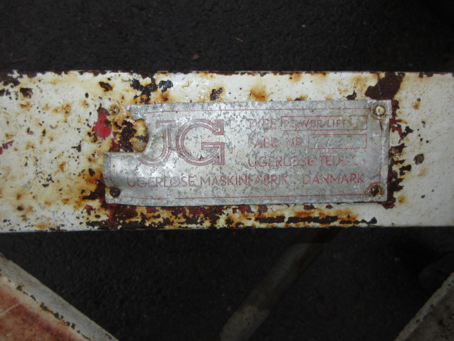 6218 Ugerlose row crop cleaner hoe