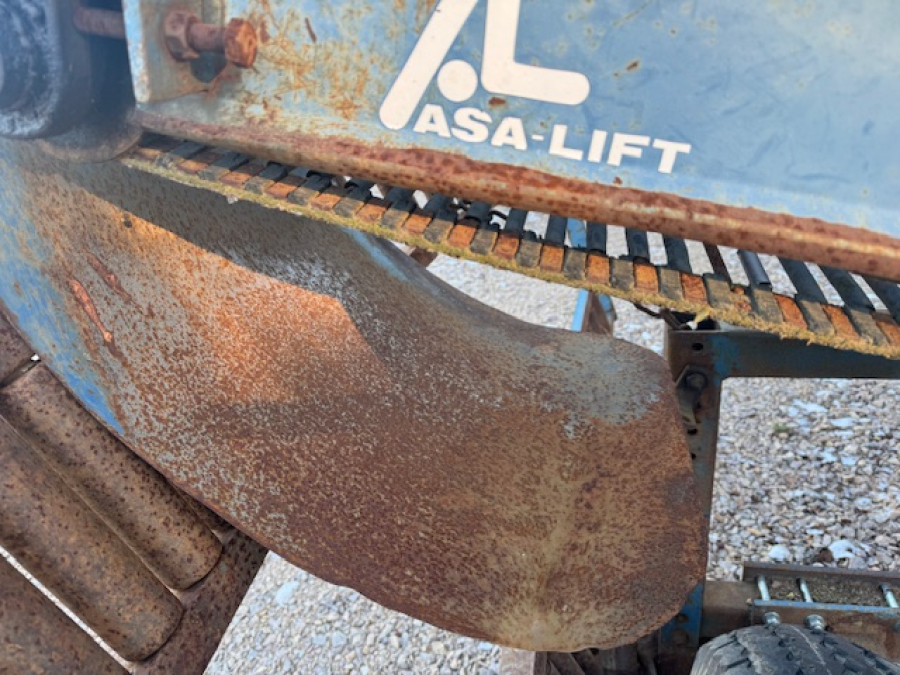 6224 Asa-Lift carrot harvester 1 row mounted