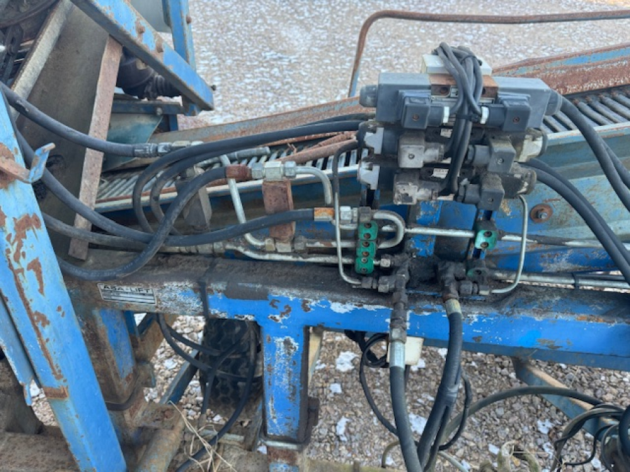 6224 Asa-Lift carrot harvester 1 row mounted