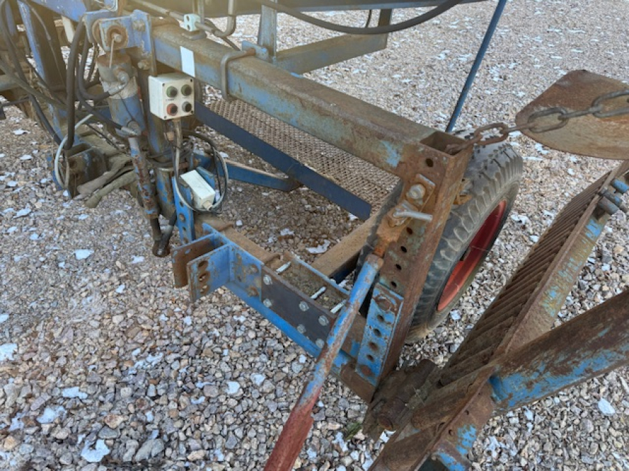 6224 Asa-Lift carrot harvester 1 row mounted