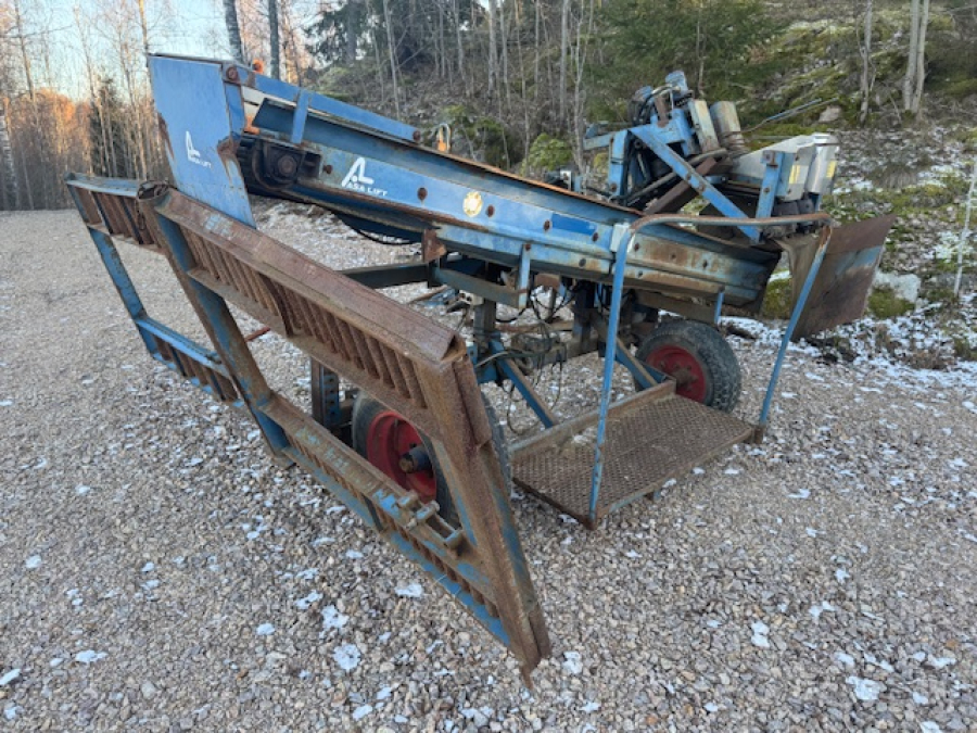 6224 Asa-Lift carrot harvester 1 row mounted