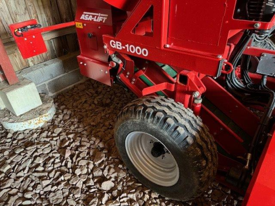 6252 Asa-Lift GB-1000 bean harvester