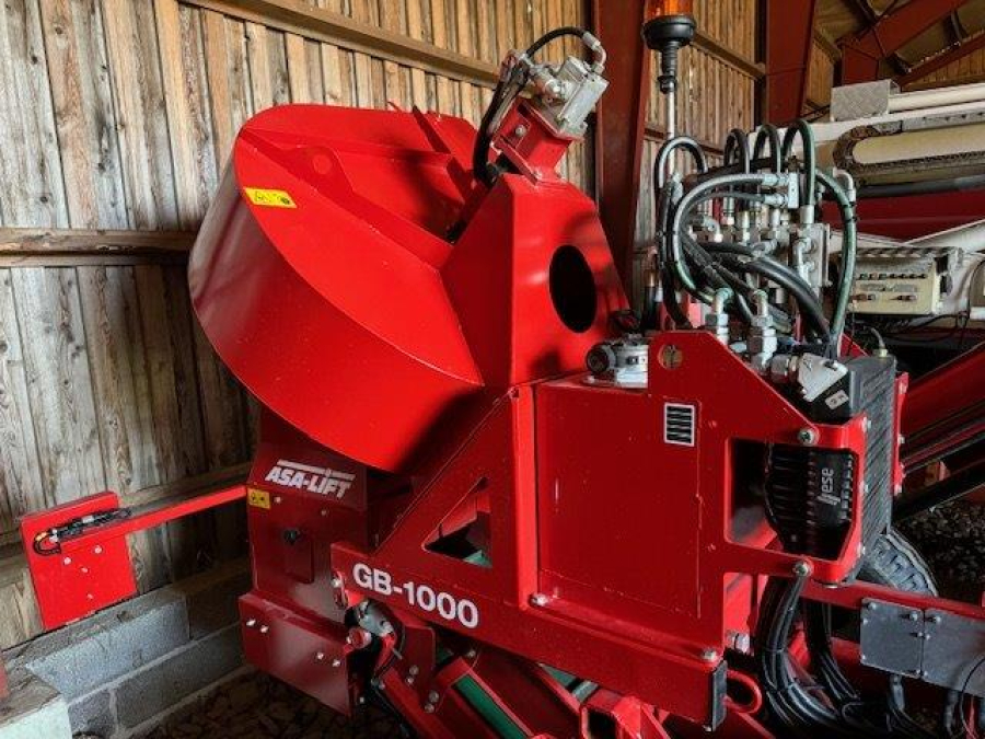 6252 Asa-Lift GB-1000 bean harvester