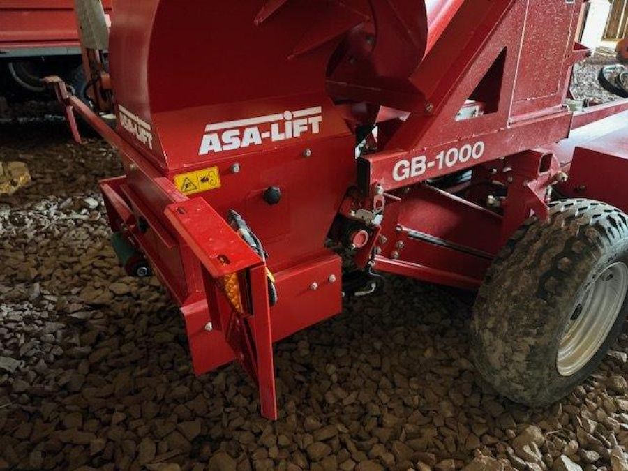 6252 Asa-Lift GB-1000 bean harvester