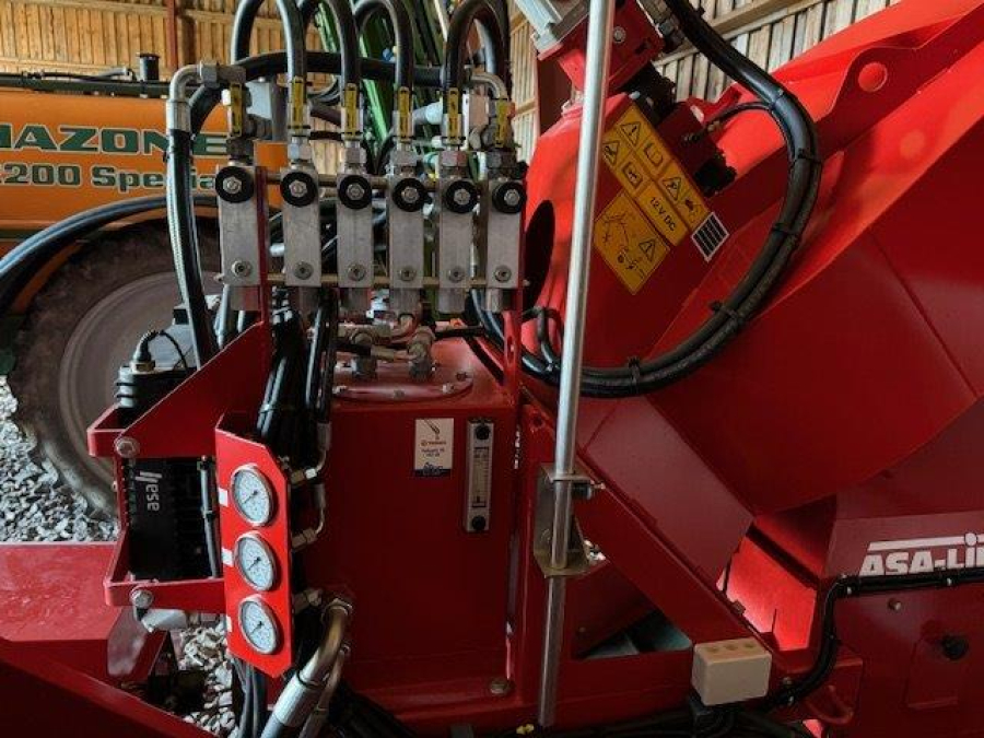 6252 Asa-Lift GB-1000 bean harvester