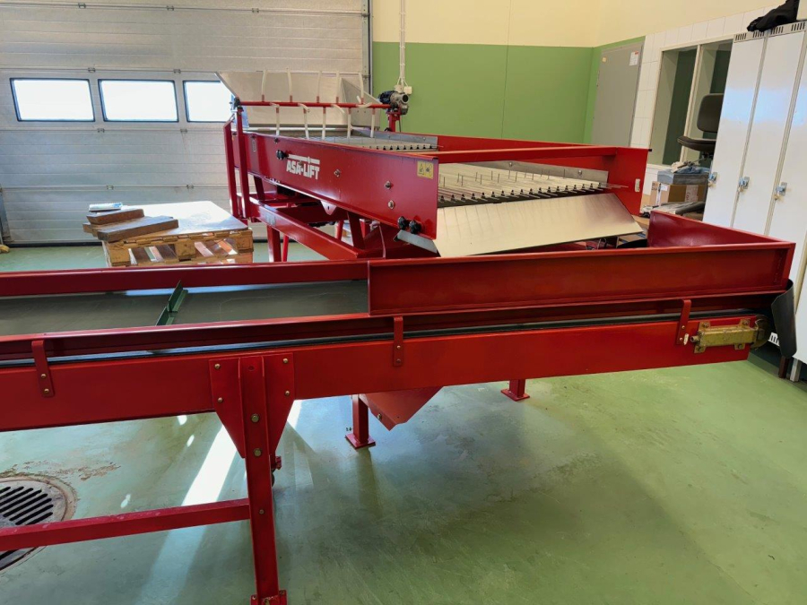 6252 Asa-Lift GB-1000 bean harvester