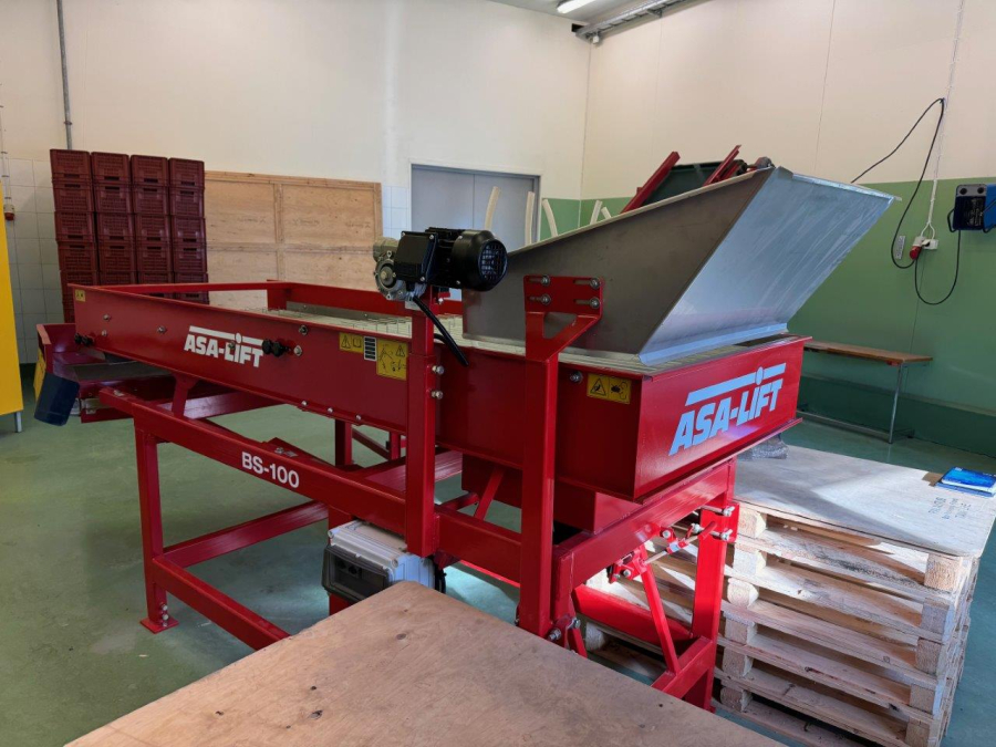 6252 Asa-Lift GB-1000 bean harvester