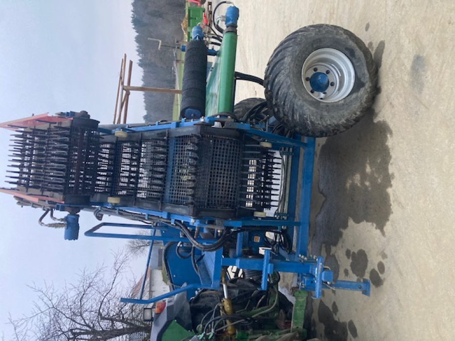 6268 Asa-Lift cabbage harvester with elevator and platform