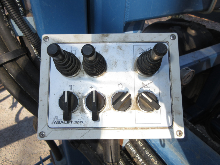 6274 Asa-Lift PO-335 harvester for leek, spring onion , carrots etc