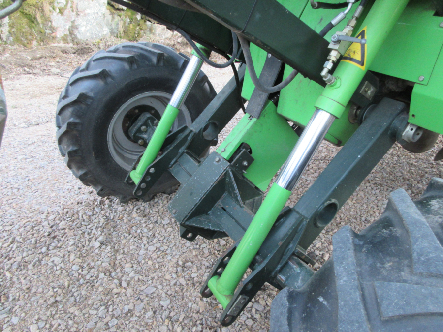 6186 Structural PM20 potato planter trailed