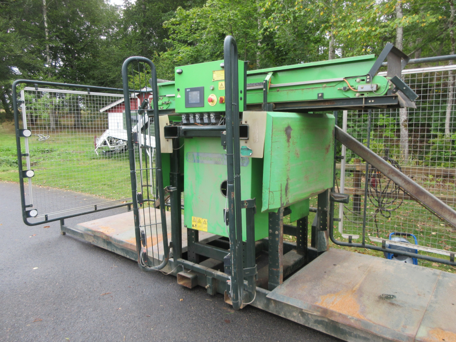 6309 Miedema AKV42 box filler