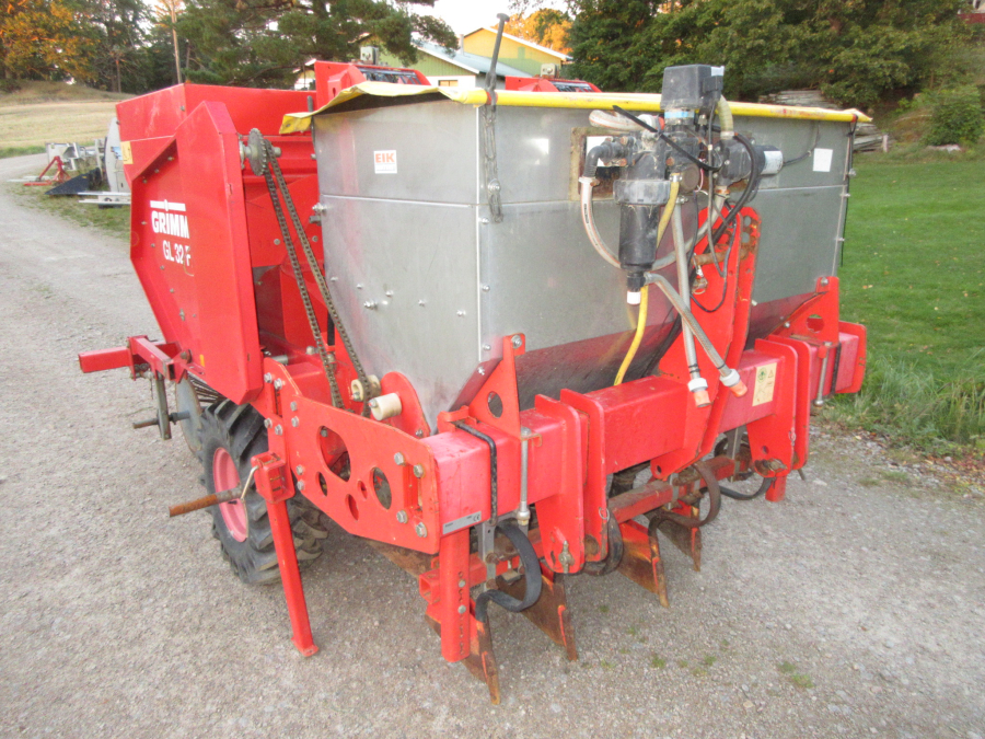 6320 Grimme GL32 F potato planter combi 2 row